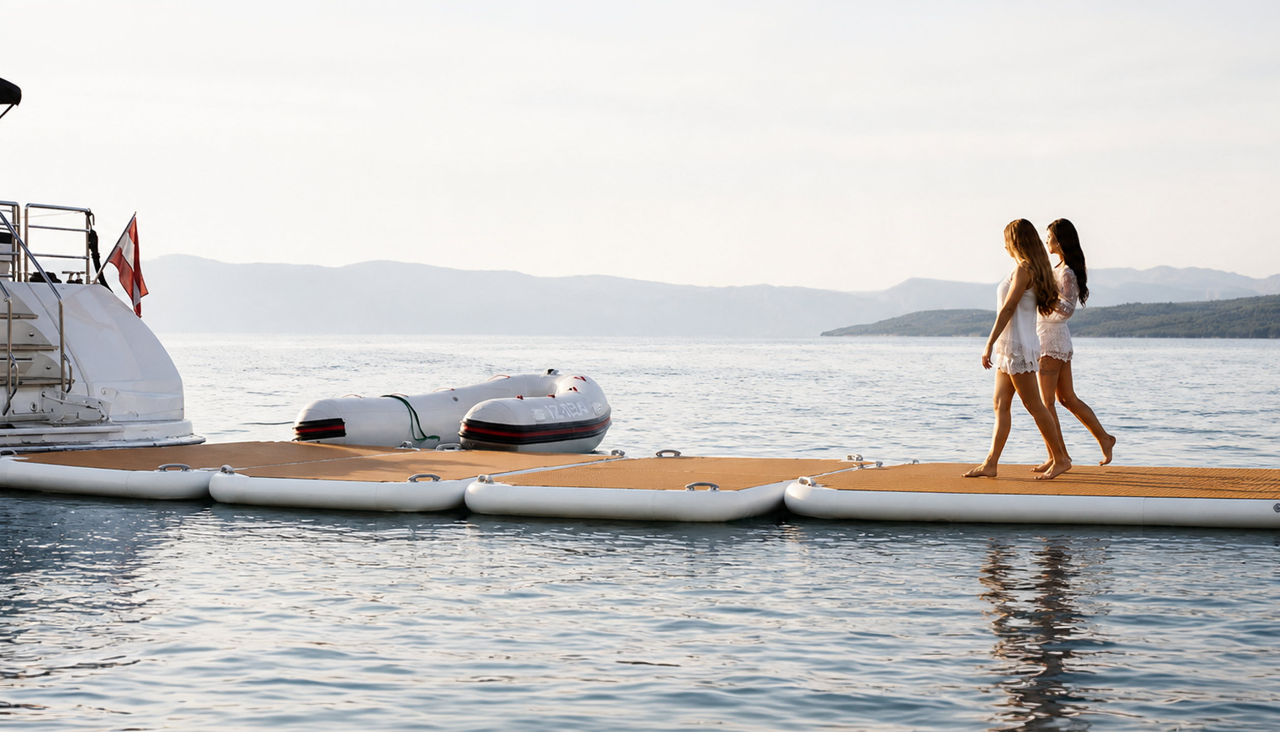 Yachtbeach Luxury Lifestyle